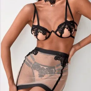 Kit Bordin Negro Con Falda 4 Piezas